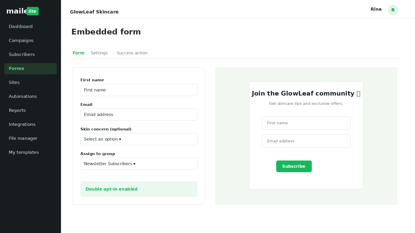 MailerLite signup form builder showing form fields, group assignment, double opt-in settings and form preview.